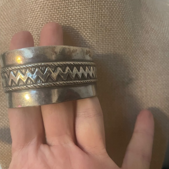 Vintage 70’s Native American Sterling Silver cuff bracelet - Picture 2 of 5